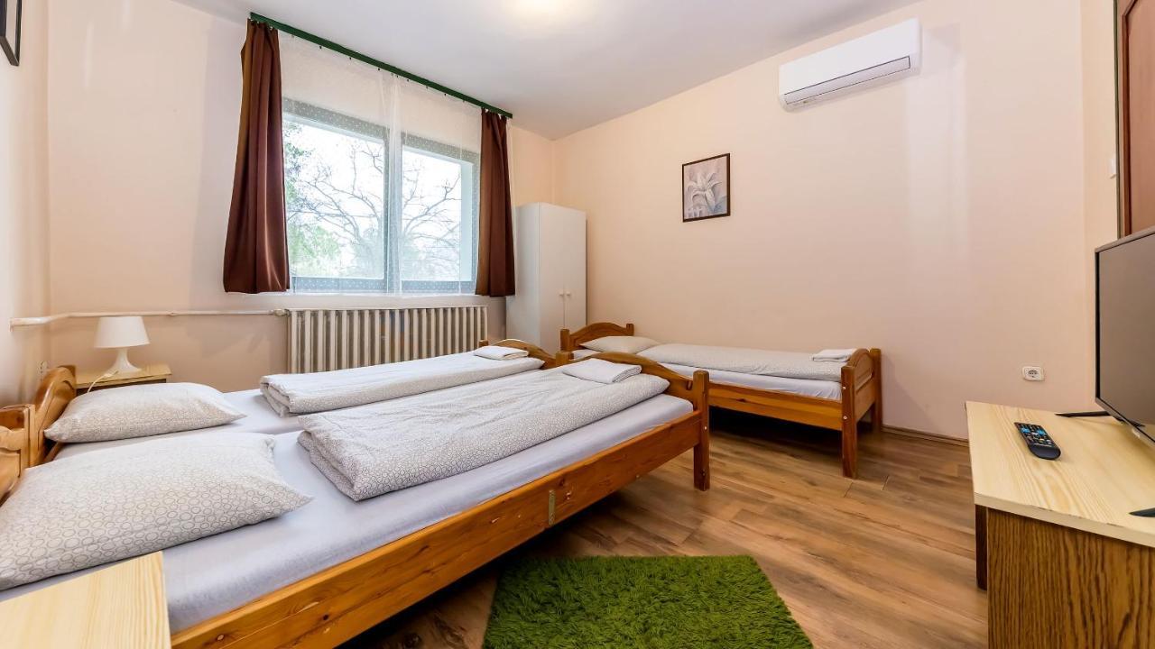 Csillagtura Panzio Bed and Breakfast Έγκερ Εξωτερικό φωτογραφία