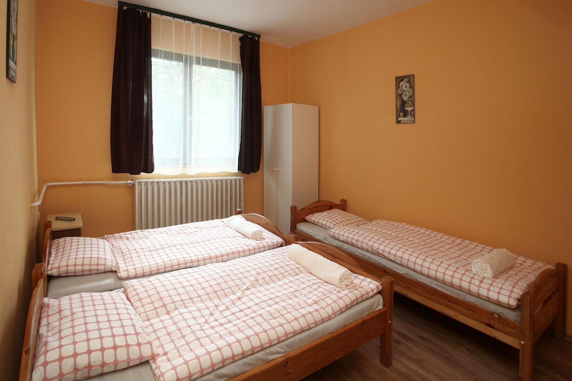 Csillagtura Panzio Bed and Breakfast Έγκερ Εξωτερικό φωτογραφία
